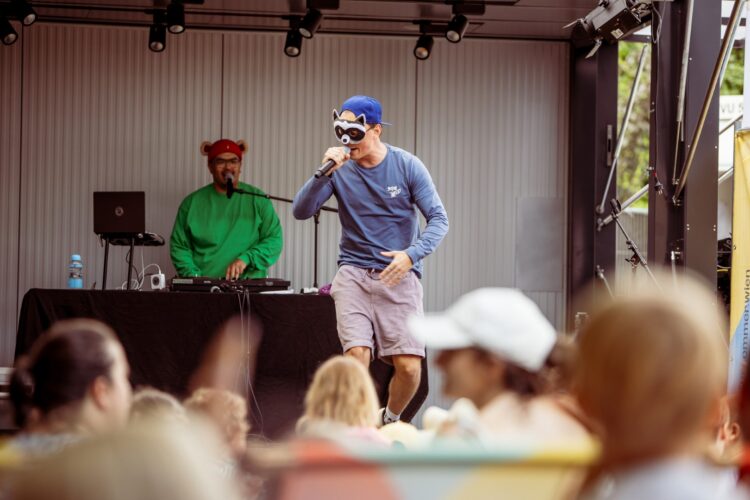Kinderkonzert im OKH: Brudi & Bär bringen „Hip-Hop für Alle!“
