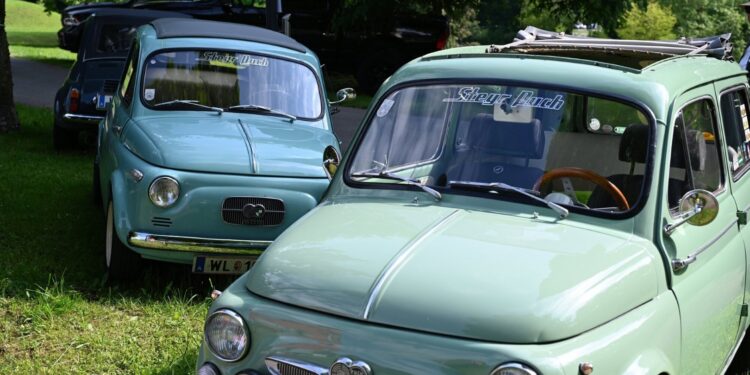 Glänzender Chrom und Kaiserwetter – Historisches Fahrzeugtreffen begeistert tausende Besucher in Altmünster