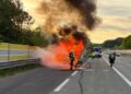 Urlaubsfahrt endet in Flammen – Pkw brennt auf A1 bei St. Georgen vollständig aus