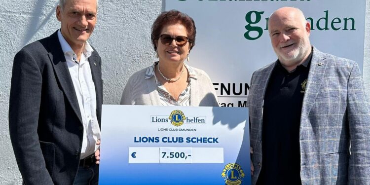 Scheckübergabe des Lionsclub Gmunden an den Sozialmarkt Gmunden