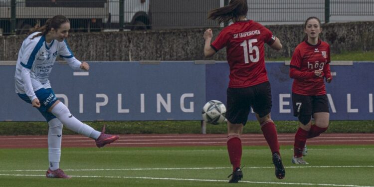 Gmundens Fußballerinnen verteidigten die Tabellenführung!