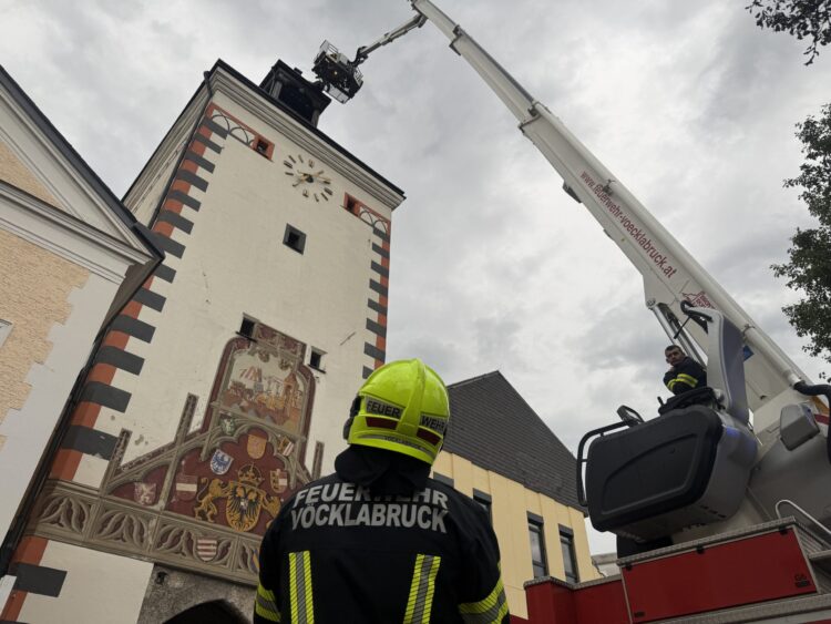 Vöcklabrucker Stadtturm verlor im Sturm seine Spitze