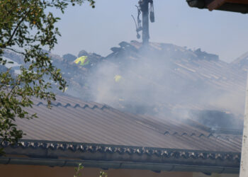 Sechs Feuerwehren bei Dachstuhlbrand in Timelkam im Einsatz