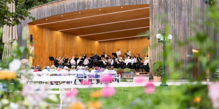 Kurkonzerte der Salinenmusikkapelle Bad Ischl starten in die neue Saison
