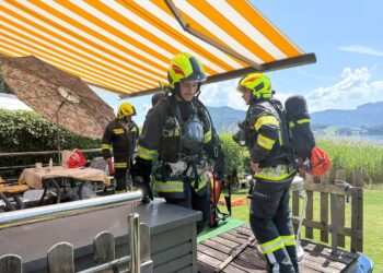 Bewohner verhindern Vollbrand eines Badehauses am Mondsee