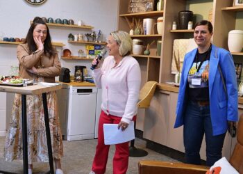 „Frau in der Wirtschaft“ zu Besuch im Bestattungsunternehmen