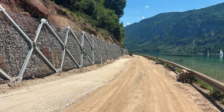 Hangrutschung auf der B151: Atterseestraße ab heute wieder frei – Sicherungsmaßnahmen erfolgreich abgeschlossen