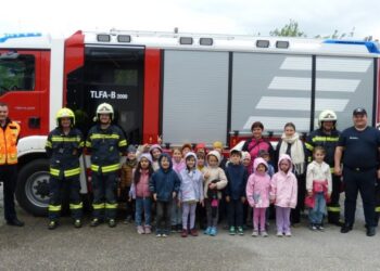 Leuchtende Augen der Schulanfänger bei der FF Oberweis