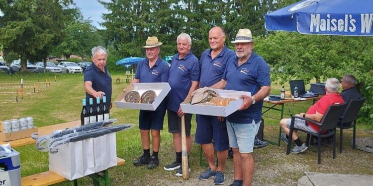 Da flogen die Knittel – 2. Silberfuchs Knittelturnier am Flachberg