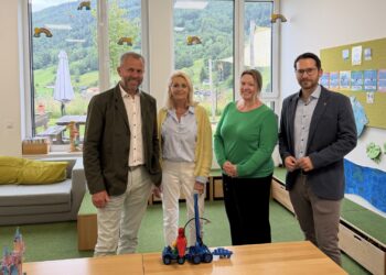 Kinderland Nr. 1: Besuch im Kindergarten Neukirchen zeigt gelungene Kinderbetreuung im Bezirk Gmunden