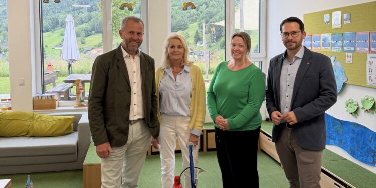 Kinderland Nr. 1: Besuch im Kindergarten Neukirchen zeigt gelungene Kinderbetreuung im Bezirk Gmunden