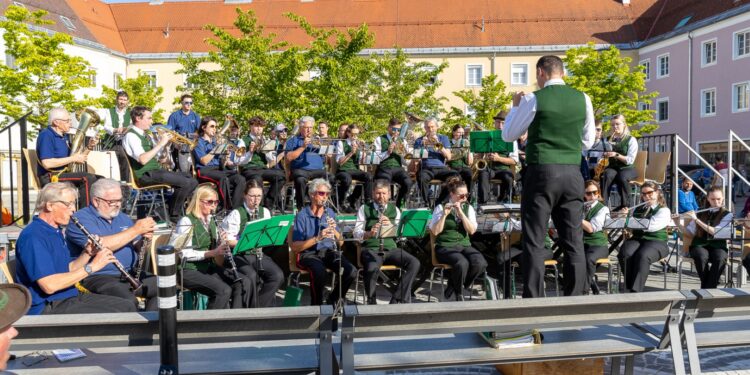 Platzkonzert am Rathausplatz