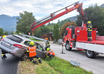 Frühmorgendliche Fahrzeugbergung in Bad Goisern