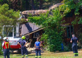 Großeinsatz bei Hüttenbrand in Ottnang
