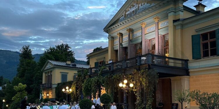 Salinenmusik Bad Ischl lädt zum Kurkonzert in den Kaiserpark