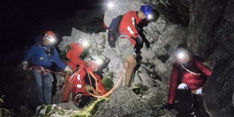 Verirrter Bergsteiger nach neun Stunden Bergrettungseinsatz gerettet