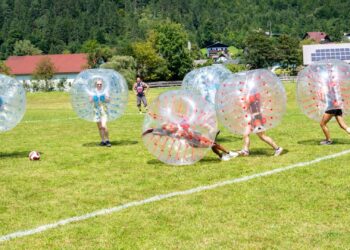 Kicken, rempeln, lachen – Bubble-Soccer geht in die zweite Runde!
