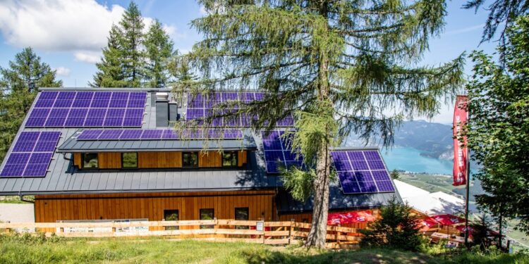 Österreichs technisch modernste Schutzhütte feierlich eröffnet