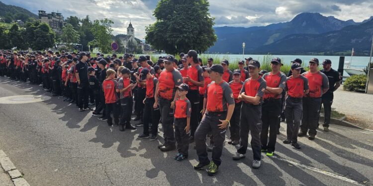 Ischler Jugendgruppen beim Bezirksjugendfeuerwehrlager in St. Wolfgang