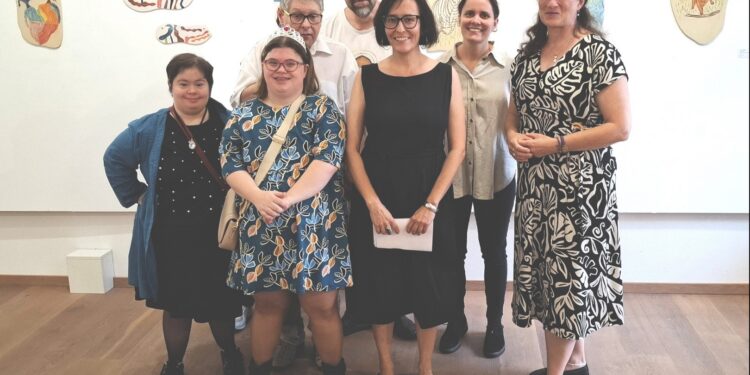 Kunstwerkstatt Gmunden zeigt Keramik-Klangkörper in der Ausstellung „Ton und Töne“