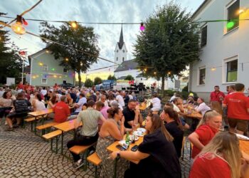 Traumwetter beim Sommernachtsfest des Musikverein Gschwandt mit toller Stimmung