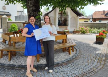 Umweltprofis-Gewinnspiel zum Gelben Sack: Große Beteiligung und strahlende Gewinnerin aus Mondsee