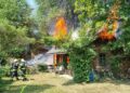 Großeinsatz bei Hüttenbrand in Ottnang