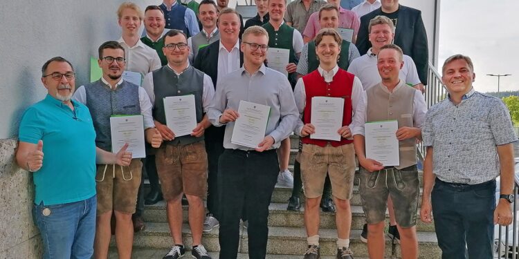 67 neue Werkmeister:innen feiern erfolgreichen Abschluss am WIFI