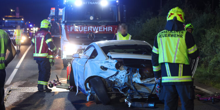 Vier Verletzte bei schwerem Crash in Redlham