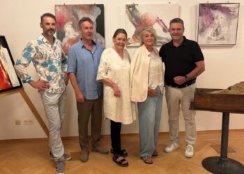 Ausstellung im Gemeindeamt noch bis Anfang September: „Kollektiv Obertraun“!