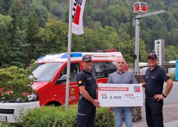 Baumit unterstützt Freiwillige Feuerwehr Bad Ischl mit 3.000 Euro