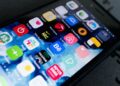 App-Berechtigungen: Warum Taschenlampen auf Kontakte und Mikrofon zugreifen wollen