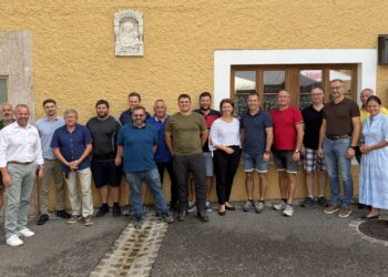 Feuerwehrlandesrätin Langer-Weninger im Austausch mit den Kommandanten im Salzkammergut