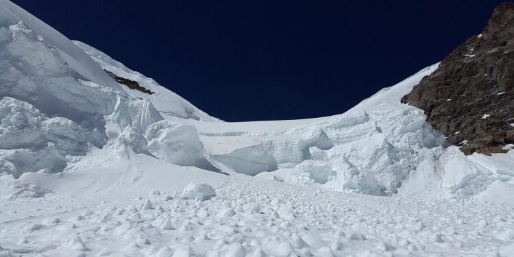 avalanche, glacier, seracs, ice cream, icefall, snow, nature, crevasses, mountain, alps