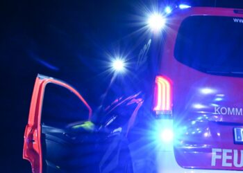 Drei Verletzte bei Unfall mit Wohnmobil und zwei Pkw auf B145