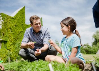 LR Kaineder: Kinder pflanzen Zukunft