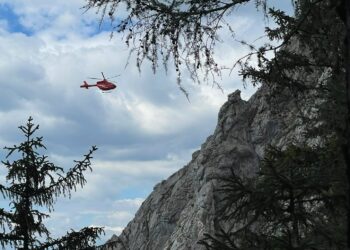 Bergsteigerin stürzt am Traunstein rund 20 Meter ab