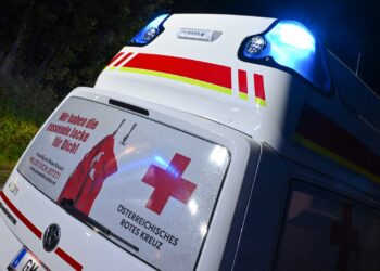 Drei Verletzte bei Unfall mit Wohnmobil und zwei Pkw auf B145