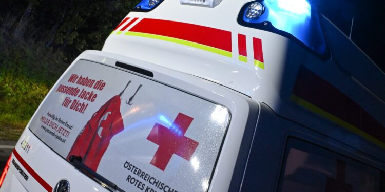 Drei Verletzte bei Unfall mit Wohnmobil und zwei Pkw auf B145