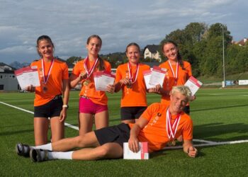Team „Oranje“ der Sektion Leichtathletik der Sportunion Gmunden glänzt bei Landesmeisterschaften in Ried