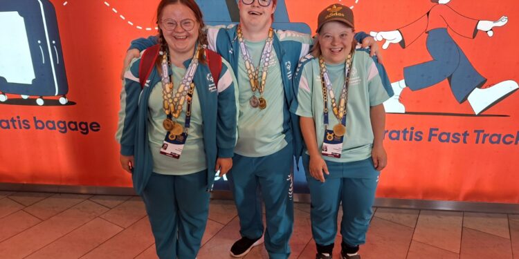 Special Olympics Schwimmer:innen vom Team „Brücken Bauen“ glänzten in Malmö