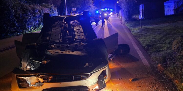 Autoüberschlag endet glimpflich