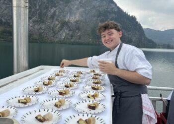 „Aperitivo Ahoi“: Junge Talente der Tourismusschule Bad Ischl begeistern am Mondsee