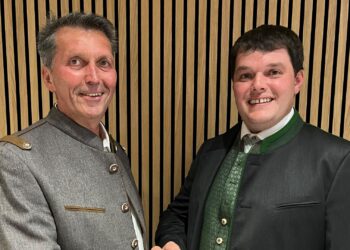 Bürgermeisterwechsel in Atzbach: Berthold Reiter übergibt an Robert Eder