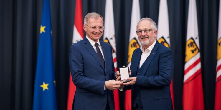 Goldene Kulturmedaille für Gmundner Film-Pionier Michael Kienesberger