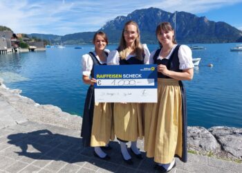 D’Attergauer Volkstanzgruppe spendet 1.000 Euro für Familie aus dem Attergau