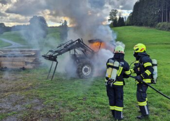 Traktorbrand: Landwirt verhinderte Schlimmeres