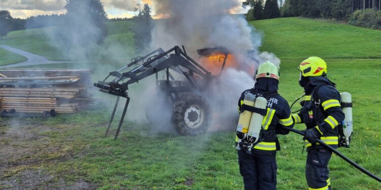 Traktorbrand: Landwirt verhinderte Schlimmeres