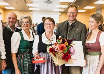 50 Jahre mit Herz und Leidenschaft – Ehrung für Anni Laserer aus Gosau